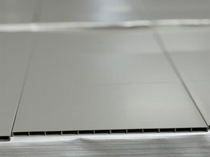 Microchannel aluminum tube for electric vehicle battery cooling Microchannel aluminum tube for electric vehicle battery cooling