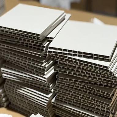 Extruded microchannel tube Extruded microchannel tube